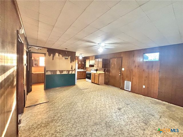 509 N 9th Street, Port O'connor, TX 77982