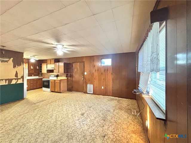 509 N 9th Street, Port O'connor, TX 77982