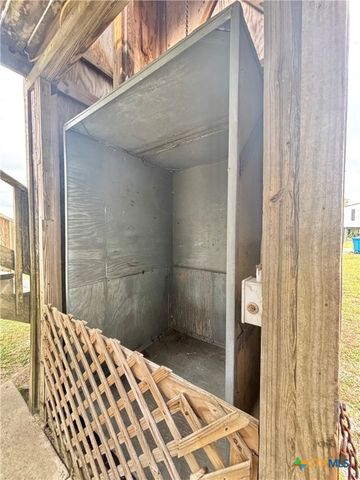 509 N 9th Street, Port O'connor, TX 77982