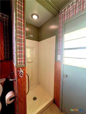 509 N 9th Street, Port O'connor, TX 77982