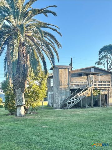 509 N 9th Street, Port O'connor, TX 77982