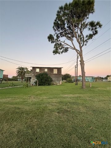 509 N 9th Street, Port O'connor, TX 77982