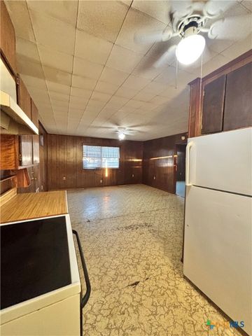 509 N 9th Street, Port O'connor, TX 77982