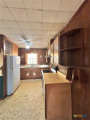 509 N 9th Street, Port O'connor, TX 77982