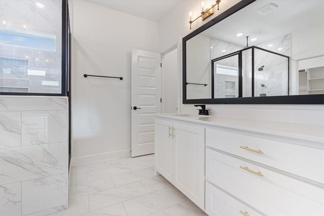 7002 SW Orange Avenue, Bentonville, AR 72713