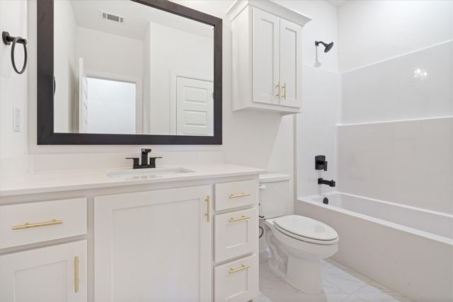 7002 SW Orange Avenue, Bentonville, AR 72713