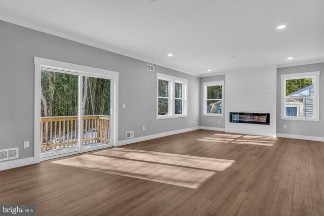 66 CLEARWATER DR, Waretown, NJ 08758