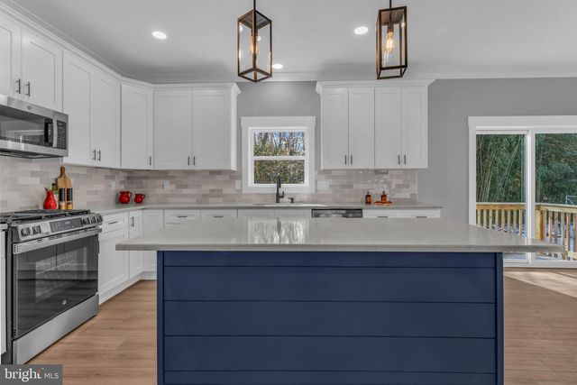 66 CLEARWATER DR, Waretown, NJ 08758