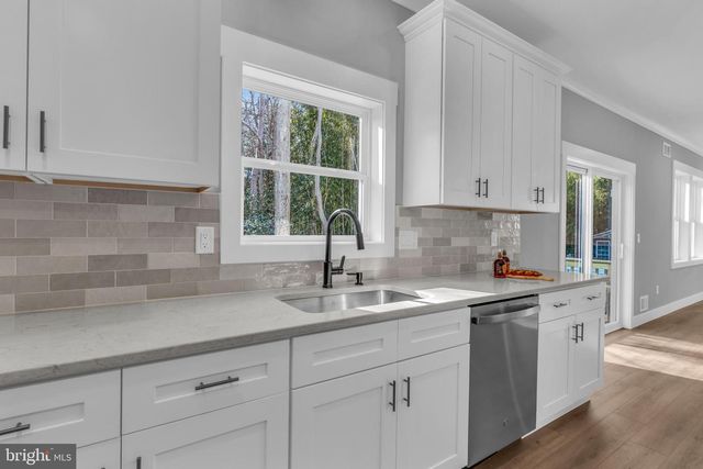 66 CLEARWATER DR, Waretown, NJ 08758