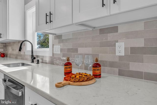 66 CLEARWATER DR, Waretown, NJ 08758