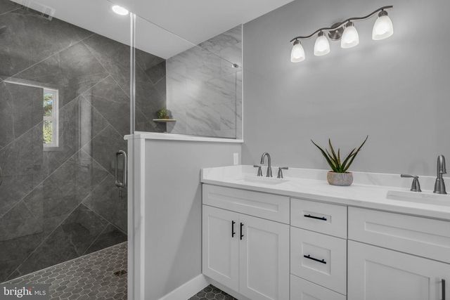 66 CLEARWATER DR, Waretown, NJ 08758