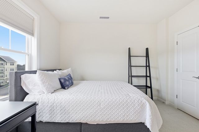 401 Emery Ln 304, Sudbury, MA 01776