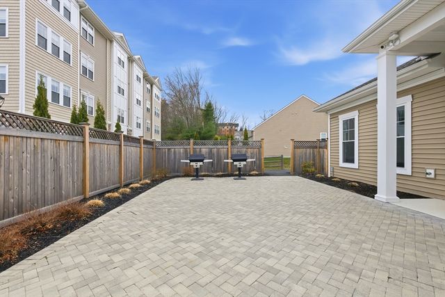 401 Emery Ln 304, Sudbury, MA 01776