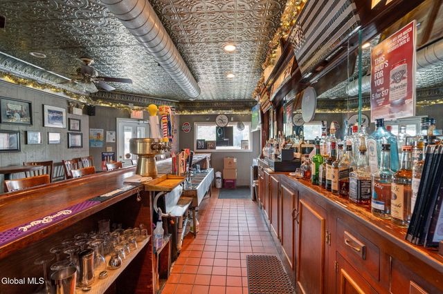 208 Front Street, Schenectady, NY 12305