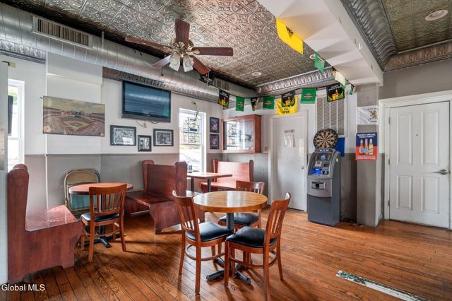 208 Front Street, Schenectady, NY 12305