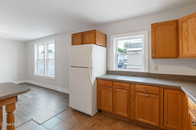 208 Front Street, Schenectady, NY 12305