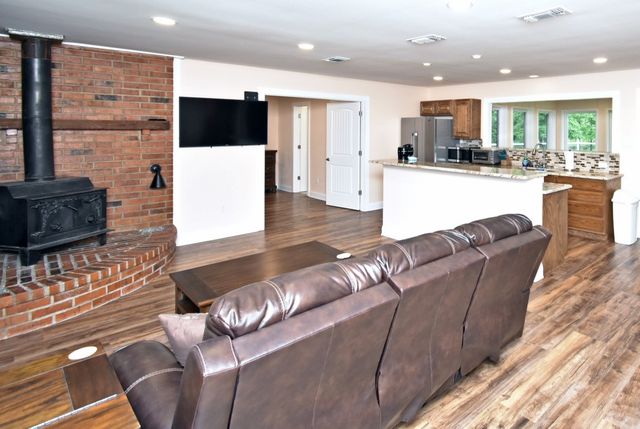 289 County Road 4192, Quitman, TX 75783