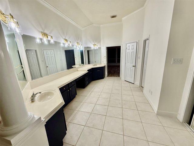 8715 Rippling Water Drive, Sugar Land, TX 77479