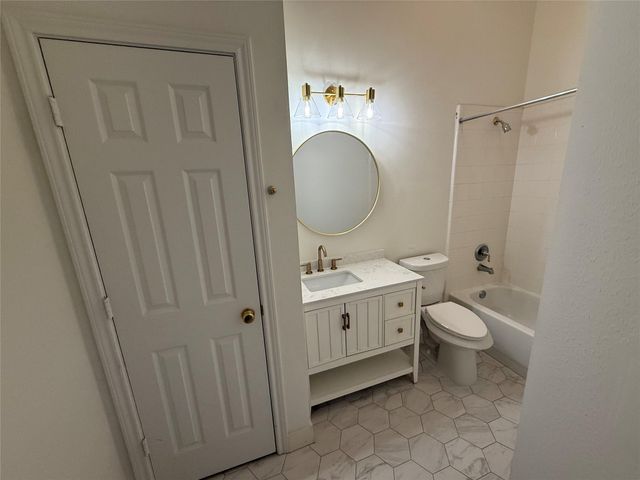 8715 Rippling Water Drive, Sugar Land, TX 77479