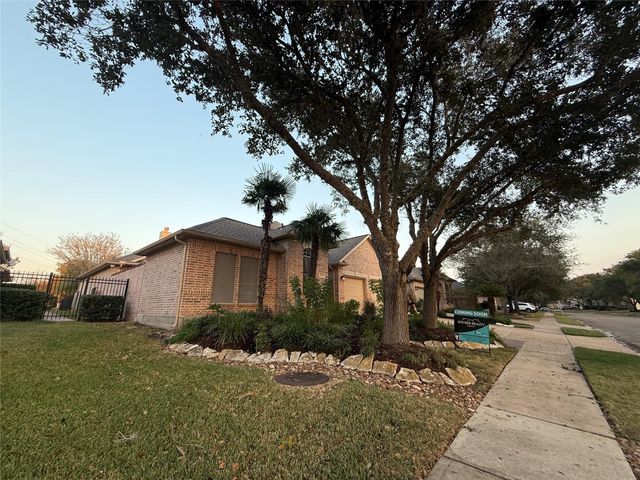 8715 Rippling Water Drive, Sugar Land, TX 77479