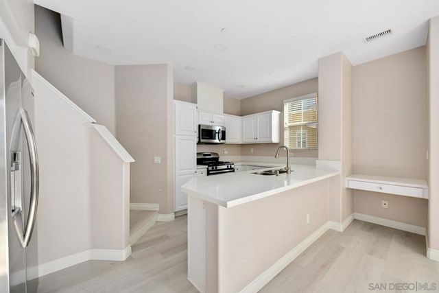 5074 Cascade Way 102, Oceanside, CA 92057