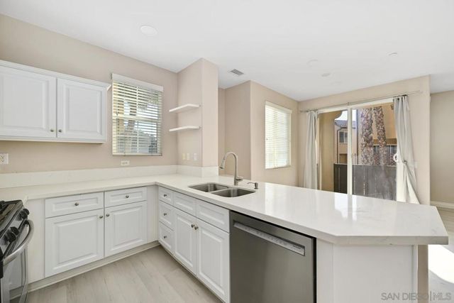 5074 Cascade Way 102, Oceanside, CA 92057