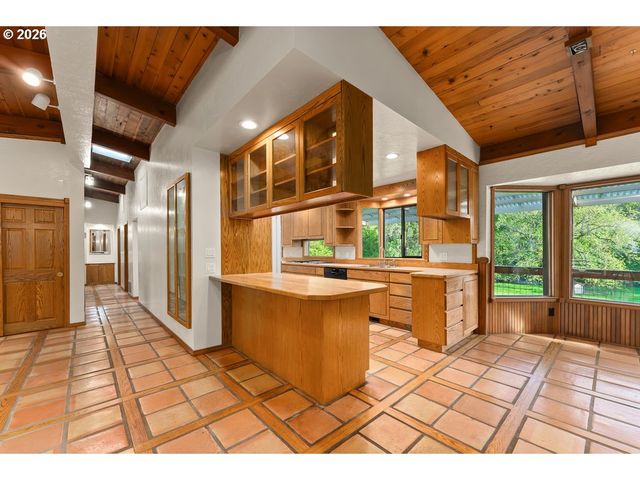 2233 RIVERSIDE Dr, Myrtle Creek, OR 97457