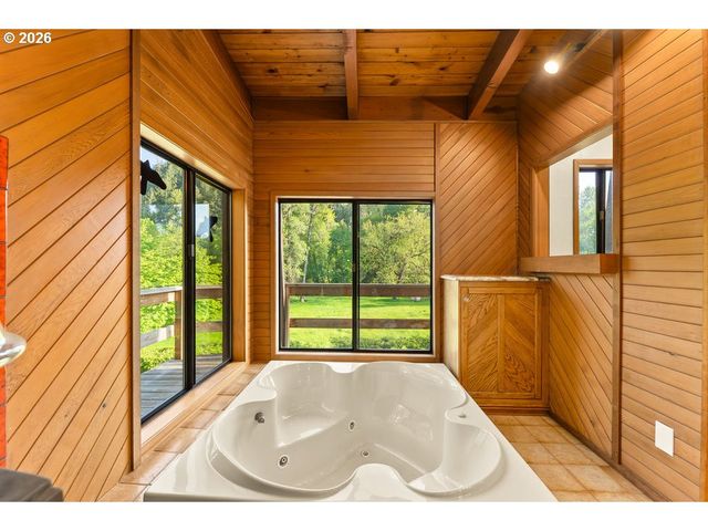 2233 RIVERSIDE Dr, Myrtle Creek, OR 97457