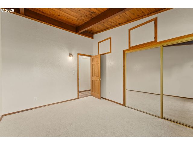 2233 RIVERSIDE Dr, Myrtle Creek, OR 97457
