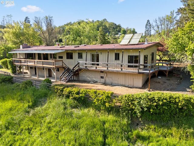 2233 RIVERSIDE Dr, Myrtle Creek, OR 97457