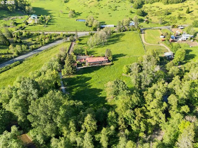 2233 RIVERSIDE Dr, Myrtle Creek, OR 97457