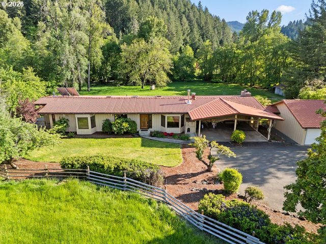 2233 RIVERSIDE Dr, Myrtle Creek, OR 97457
