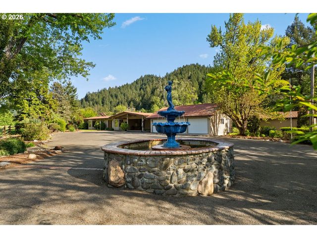 2233 RIVERSIDE Dr, Myrtle Creek, OR 97457