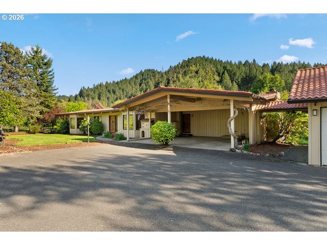 2233 RIVERSIDE Dr, Myrtle Creek, OR 97457
