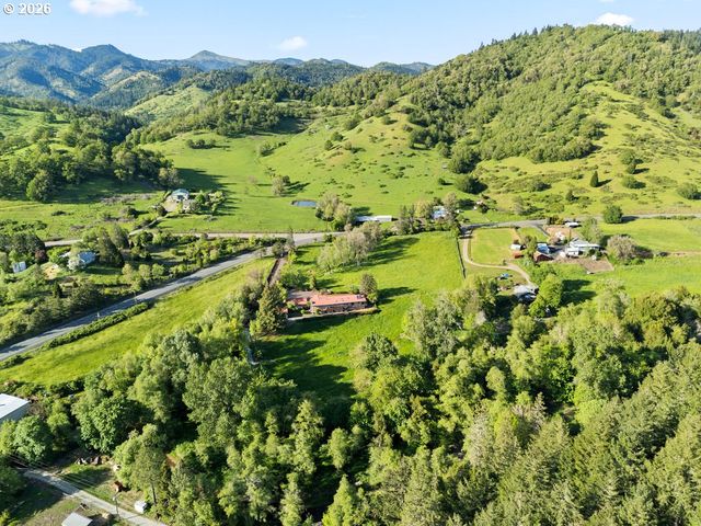 2233 RIVERSIDE Dr, Myrtle Creek, OR 97457