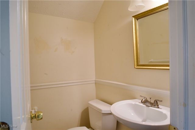 28130 Angela Drive, North Olmsted, OH 44070