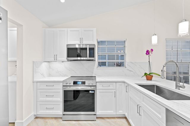 1658 Royal Forest Court Court, West Palm Beach, FL 33406