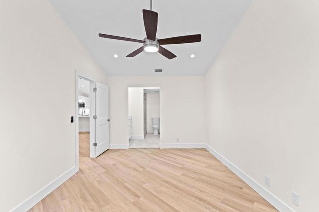 1658 Royal Forest Court Court, West Palm Beach, FL 33406