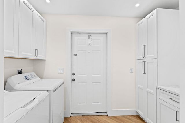 1658 Royal Forest Court Court, West Palm Beach, FL 33406