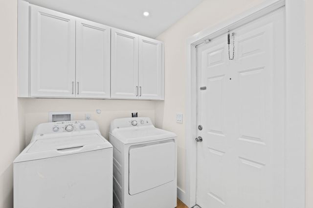 1658 Royal Forest Court Court, West Palm Beach, FL 33406