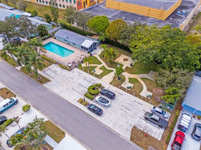 1658 Royal Forest Court Court, West Palm Beach, FL 33406