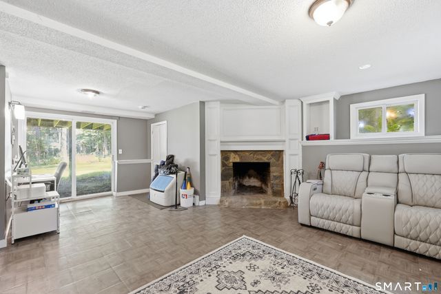 200 Hemlock Point Drive, Coventry, CT 06238