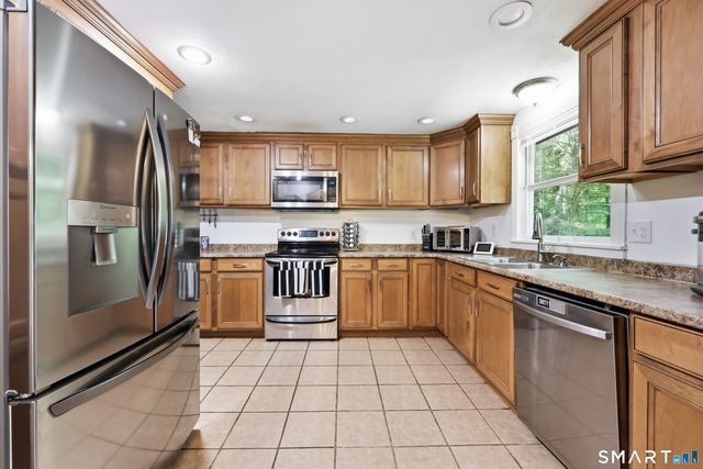 200 Hemlock Point Drive, Coventry, CT 06238