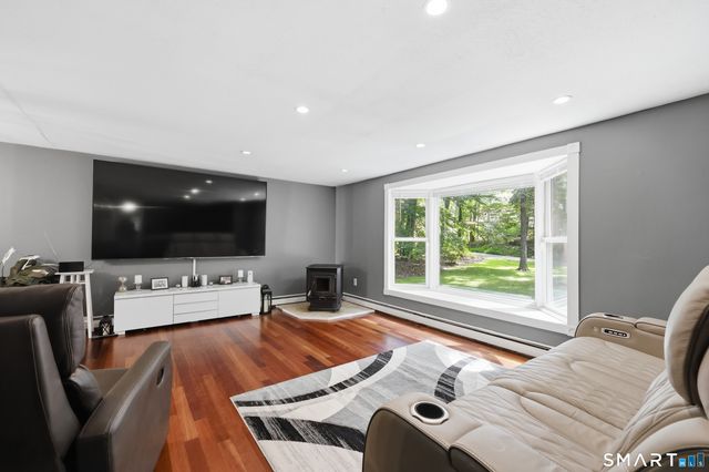 200 Hemlock Point Drive, Coventry, CT 06238