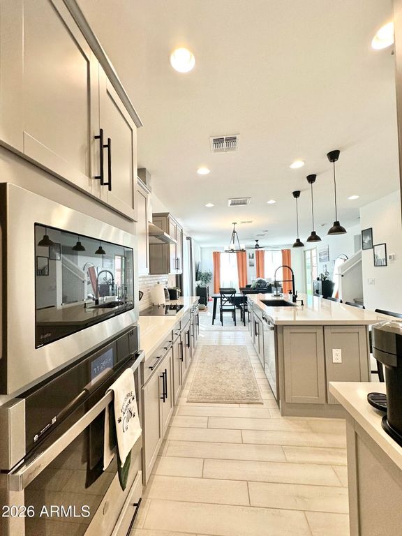 Image 12 of property listing at 16783 W CANTERBURY Drive, Surprise, AZ 85388