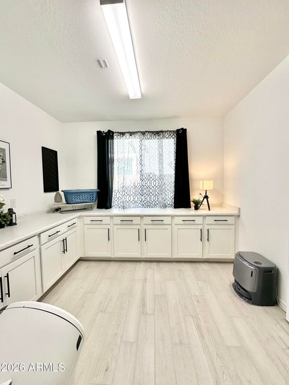 Image 21 of property listing at 16783 W CANTERBURY Drive, Surprise, AZ 85388