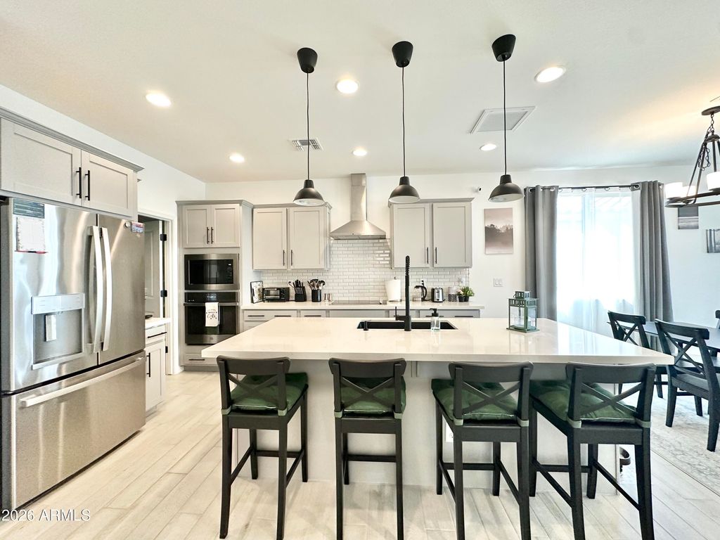 Image 8 of property listing at 16783 W CANTERBURY Drive, Surprise, AZ 85388