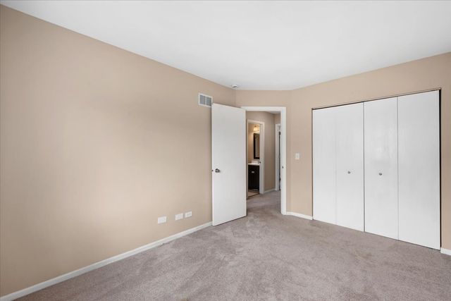 4233 Springlake Drive, Lake In The Hills, IL 60156