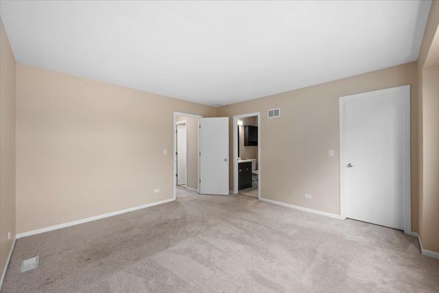 4233 Springlake Drive, Lake In The Hills, IL 60156