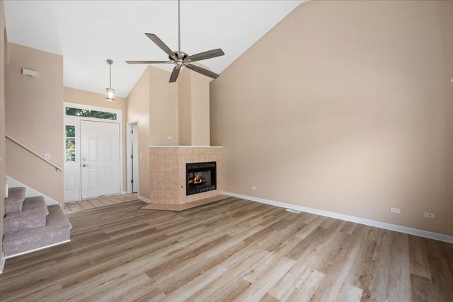 4233 Springlake Drive, Lake In The Hills, IL 60156